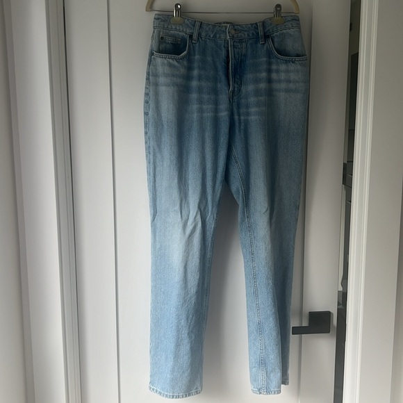 H&M Straight Leg Lightwash Denim - Picture 2 of 3